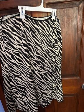 Kathie Lee Collection Zebra Print Midi Skirt - Black & White